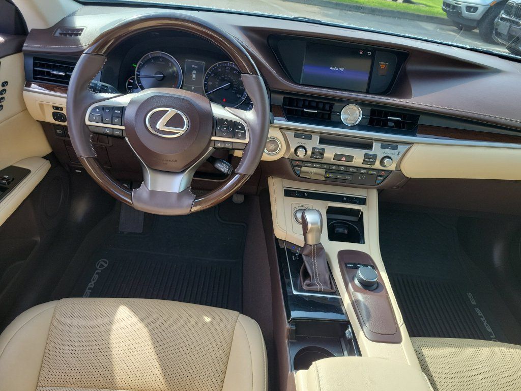 Used 2017 Lexus ES 350 w/ Premium Package FWD image 26