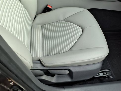 Used 2019 Toyota Camry SE image 15