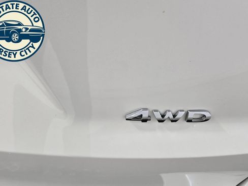 Used 2019 Ford Explorer XLT w/ Equipment Group 202A AWD/4WD image 37