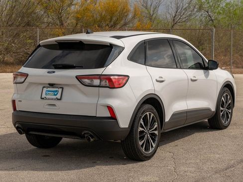 Used 2022 Ford Escape SE w/ SE Sport Appearance Package image 7