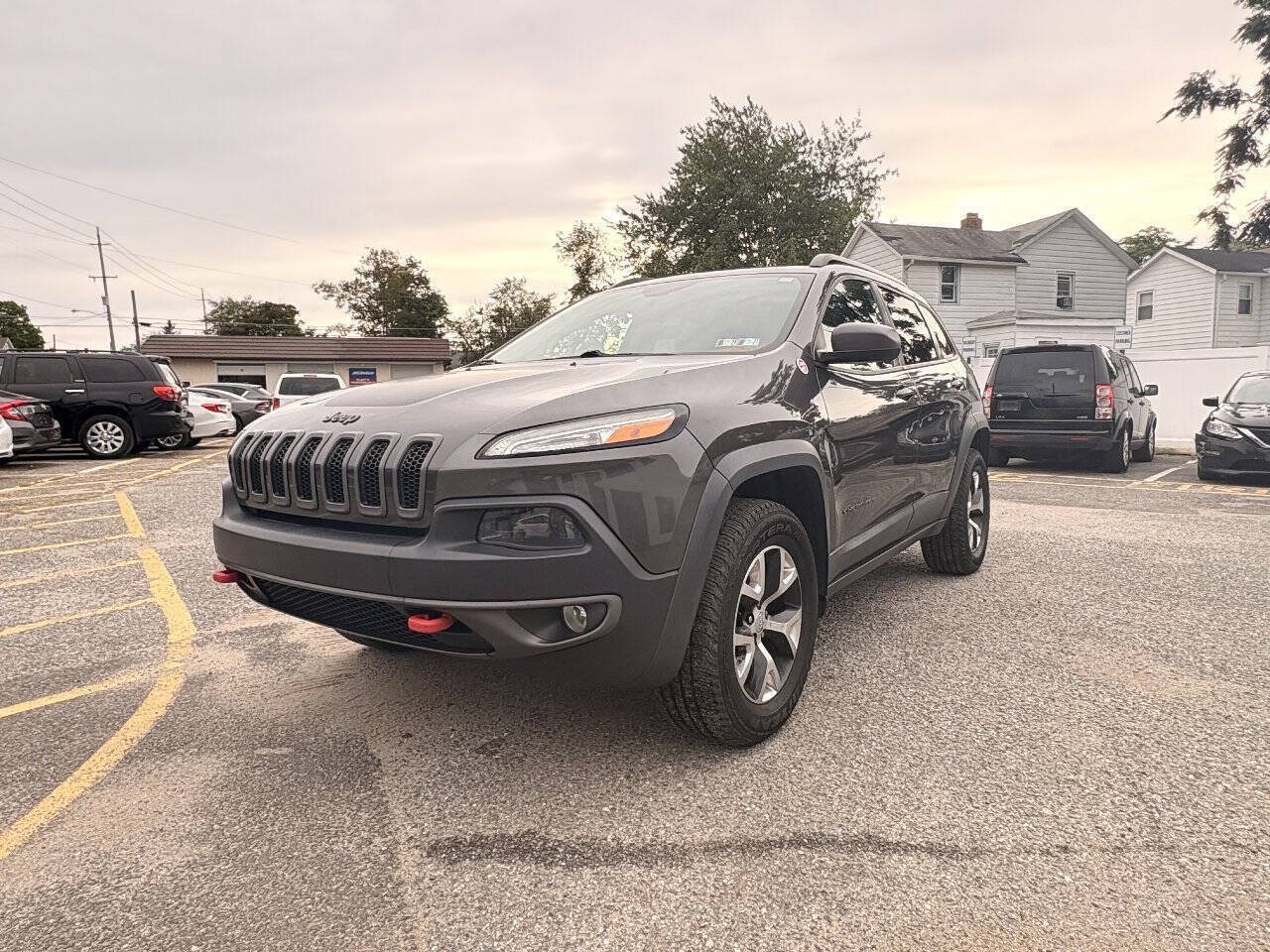 Used 2014 Jeep Cherokee Trailhawk w/ Cold Weather Group AWD/4WD image 2