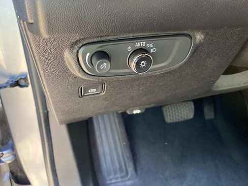 Used 2019 GMC Terrain SLE image 16