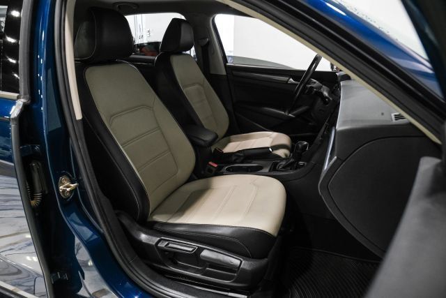 Used 2020 Volkswagen Passat 2.0T R-Line FWD image 31