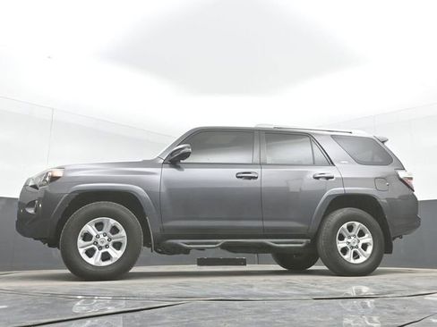 Used 2018 Toyota 4Runner SR5 Premium AWD/4WD image 30