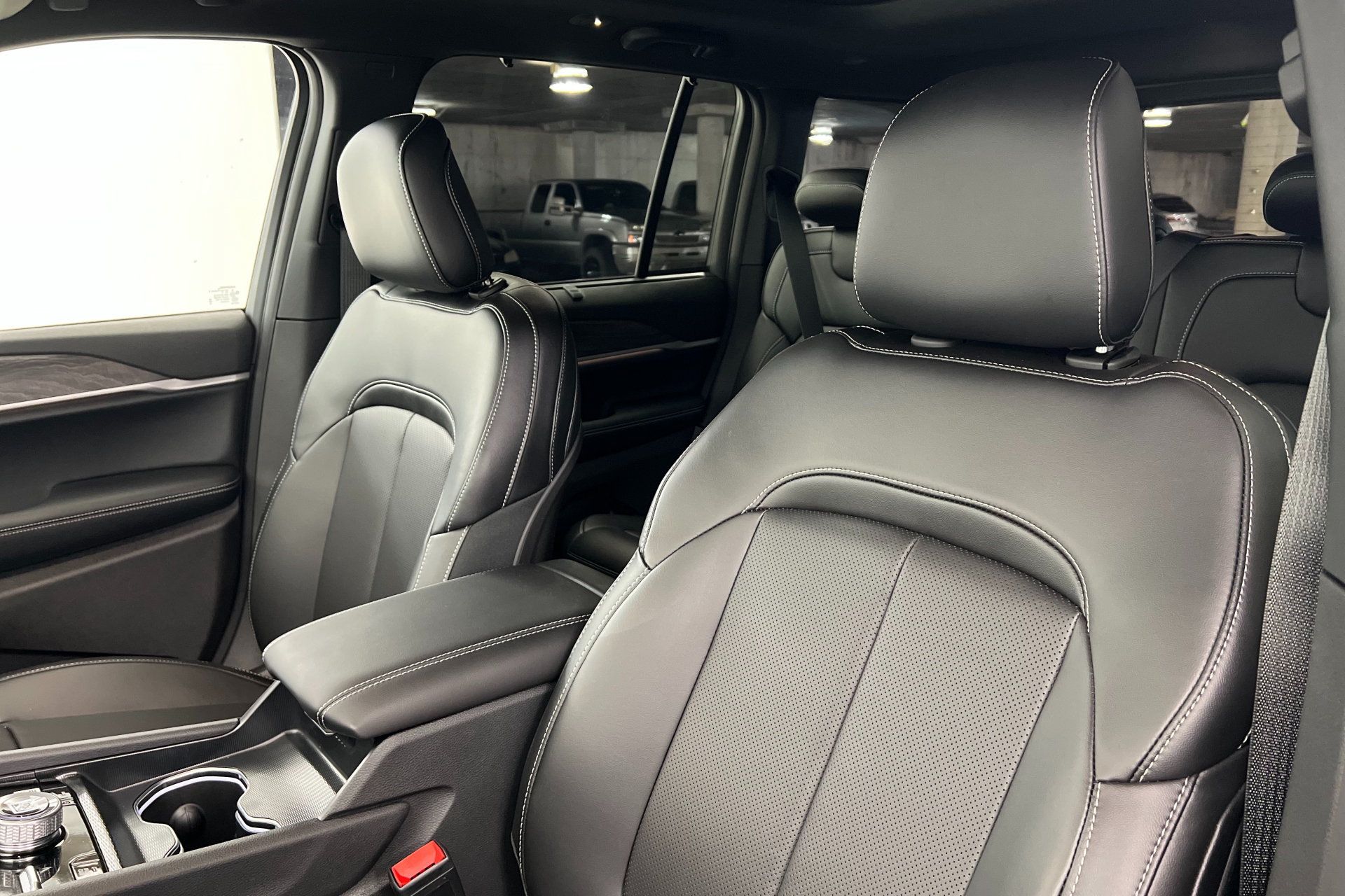 New 2024 Jeep Grand Cherokee Limited 4xe w/ Luxury Tech Group II AWD/4WD image 16