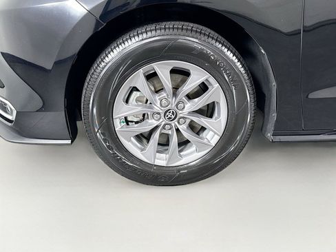 Certified 2024 Toyota Sienna XLE FWD image 44