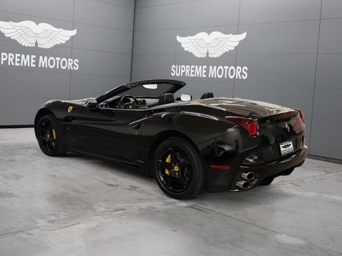 Used 2010 Ferrari California RWD image 3