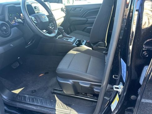 Used 2024 Chevrolet Colorado W/T image 14