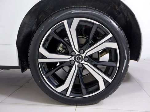 Used 2025 Volvo XC60 B5 Ultra w/ Protection Package Premier image 33