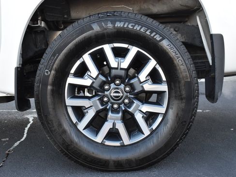 Used 2024 Nissan Frontier SL w/ Technology Package image 25