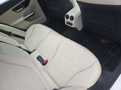 Used 2023 Mercedes-Benz C 300 4MATIC Sedan image 11