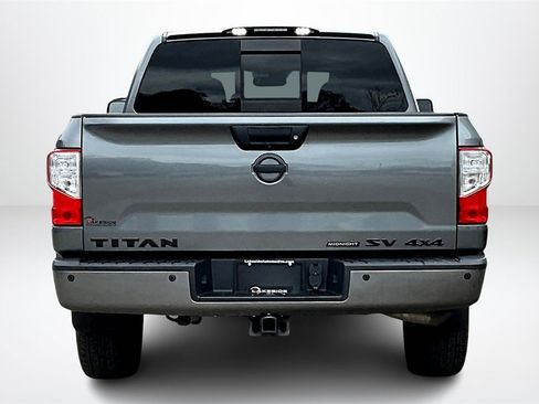 Used 2018 Nissan Titan PRO-4X image 6