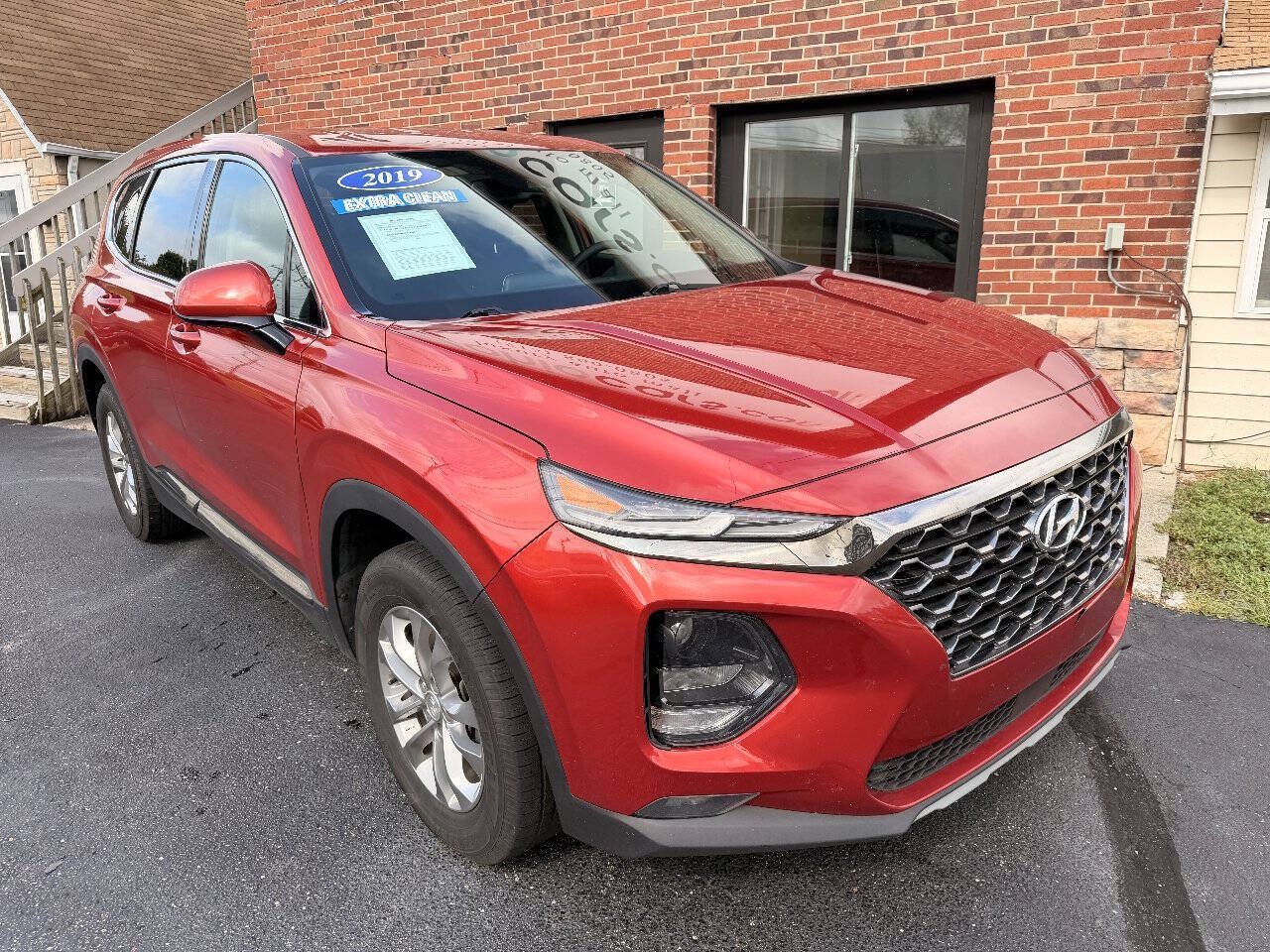 Used 2019 Hyundai Santa Fe SEL FWD image 2