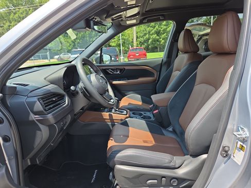 Certified 2025 Subaru Forester Touring AWD/4WD image 10