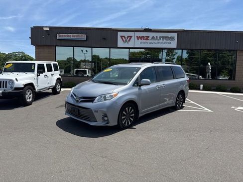 Used 2018 Toyota Sienna XLE Premium AWD/4WD image 1
