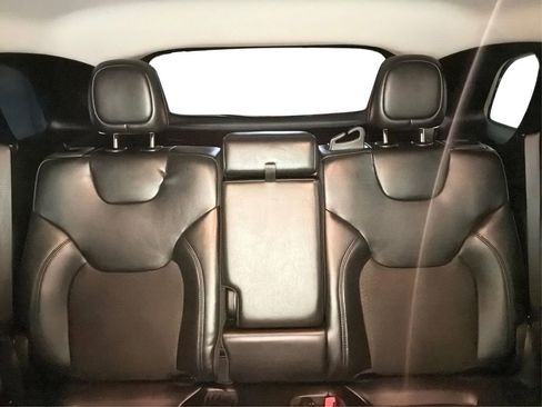 Used 2021 Jeep Cherokee Latitude Plus image 16