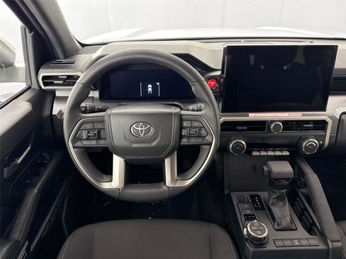 Used 2025 Toyota Tacoma TRD Off-Road AWD/4WD image 35