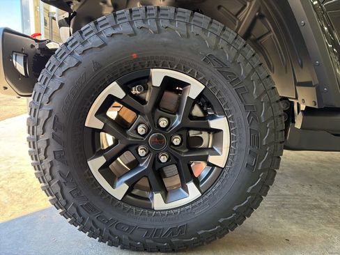 New 2026 Jeep Gladiator Rubicon AWD/4WD image 14