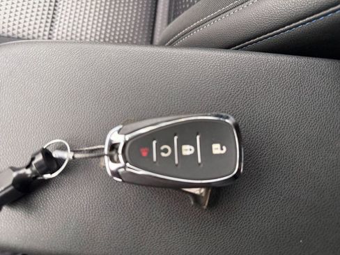 Used 2025 Chevrolet Trax LT image 23