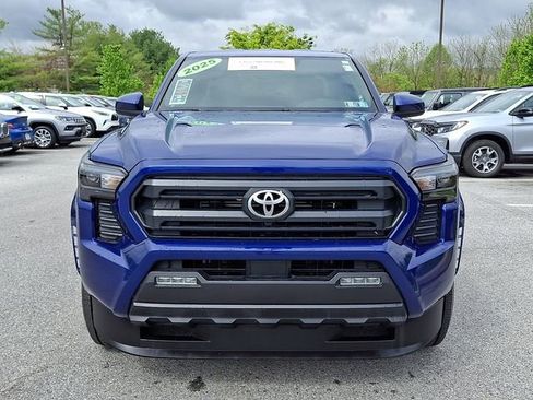 Certified 2025 Toyota Tacoma SR5 AWD/4WD image 2
