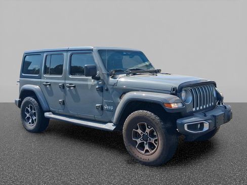 Used 2018 Jeep Wrangler Unlimited Sahara AWD/4WD image 2
