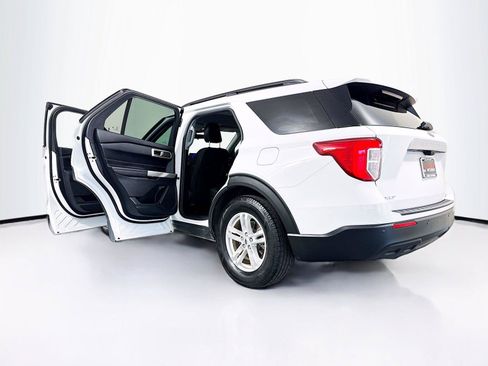 Used 2021 Ford Explorer XLT RWD image 41
