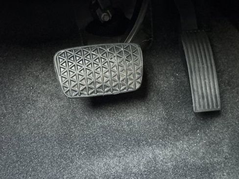 Certified 2025 Chevrolet Trax RS w/ Driver Confidence Package image 40