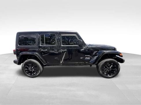 Used 2023 Jeep Wrangler Unlimited Sahara w/ Cold Weather Group AWD/4WD image 10