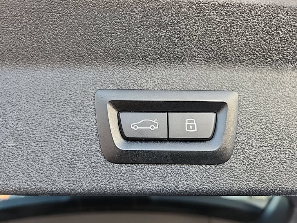 Used 2023 BMW X3 sDrive30i w/ Premium Package RWD image 8