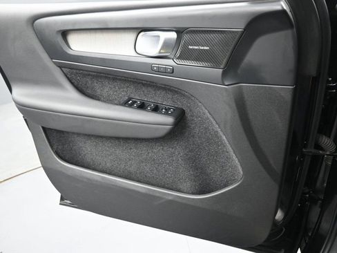 Used 2024 Volvo XC40 B5 Ultimate w/ Protection Package Premier image 23