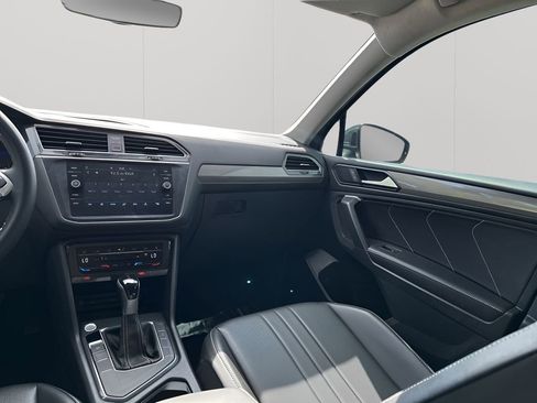 Used 2024 Volkswagen Tiguan SE image 24