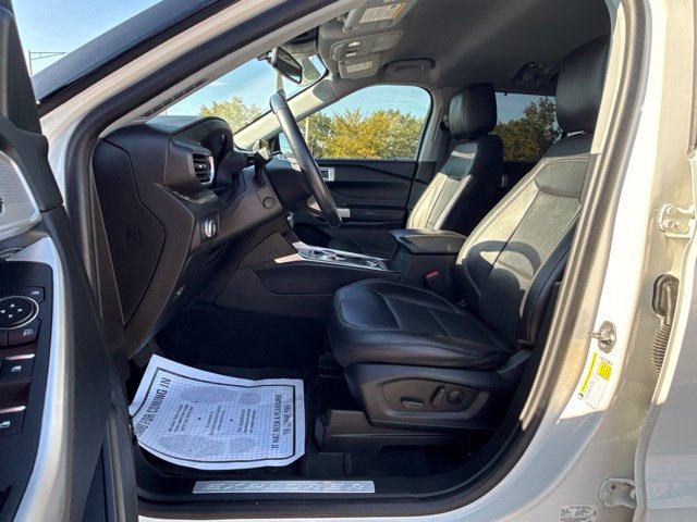 Used 2022 Ford Explorer Limited w/ Equipment Group 301A AWD/4WD image 13