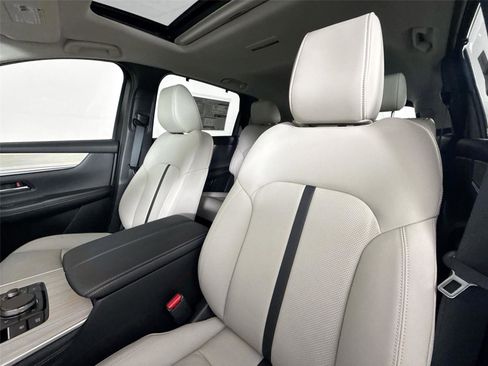 New 2026 MAZDA CX-90 3.3 Turbo w/ Preferred Package AWD/4WD image 13