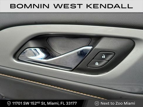 Used 2021 Chevrolet Traverse LS image 21