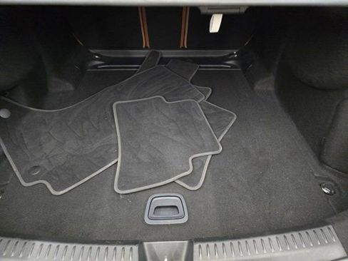 Used 2025 Mercedes-Benz E 350 Sedan image 39