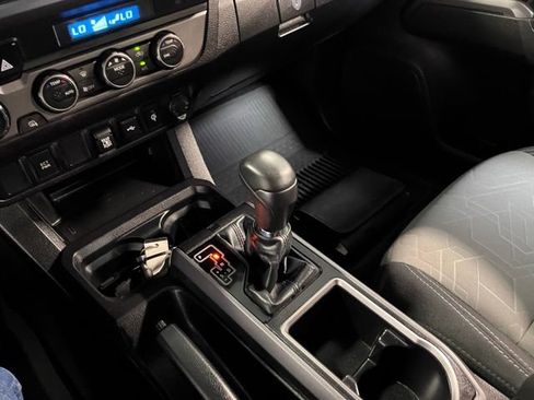 Used 2022 Toyota Tacoma TRD Sport w/ Black Out Package (TMS) image 29