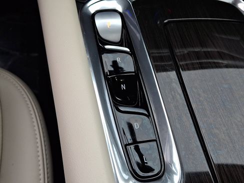 Used 2023 Buick Enclave Essence w/ Experience Buick Package image 17