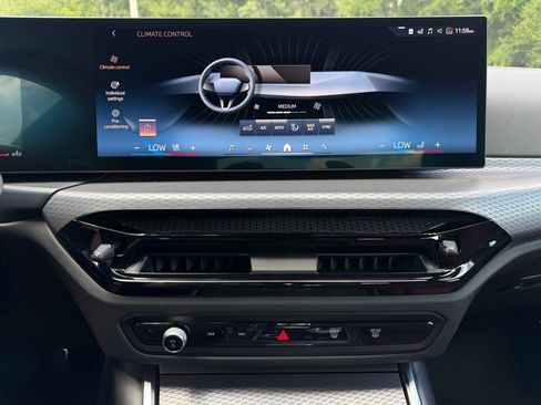 New 2026 BMW 330i Sedan w/ M Sport Package RWD image 20