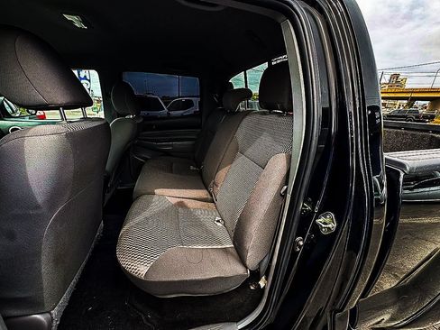 Used 2015 Toyota Tacoma 4x4 Double Cab image 28