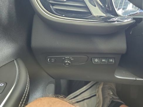 Certified 2023 Buick Envision Avenir AWD/4WD image 21
