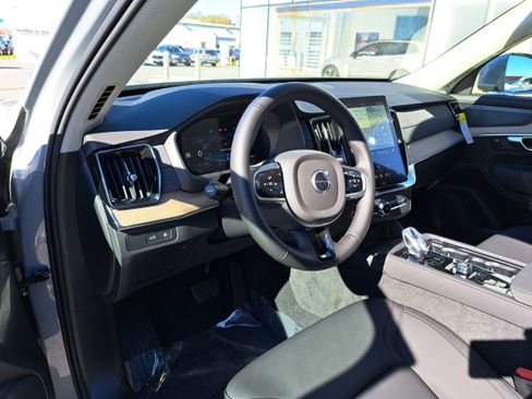 New 2026 Volvo XC90 T8 Plus image 5