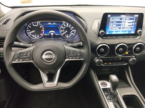 Used 2024 Nissan Sentra SV FWD image 22