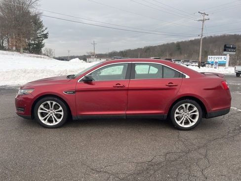 Used 2013 Ford Taurus SHO image 9