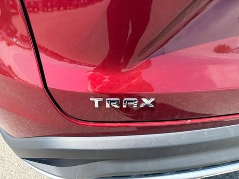 Used 2025 Chevrolet Trax LT FWD image 26