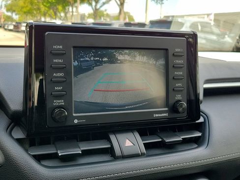 Used 2021 Toyota RAV4 LE FWD image 22