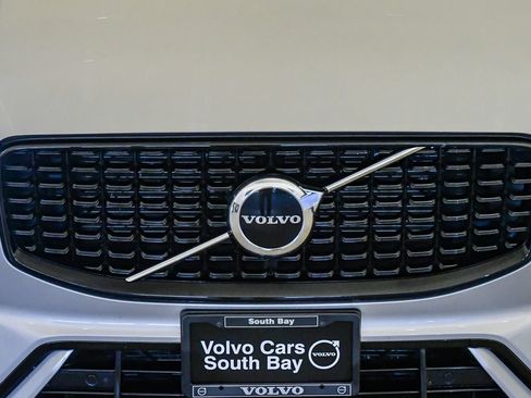 Certified 2025 Volvo XC60 B5 Core AWD/4WD image 8