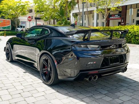 Used 2018 Chevrolet Camaro ZL1 RWD image 20