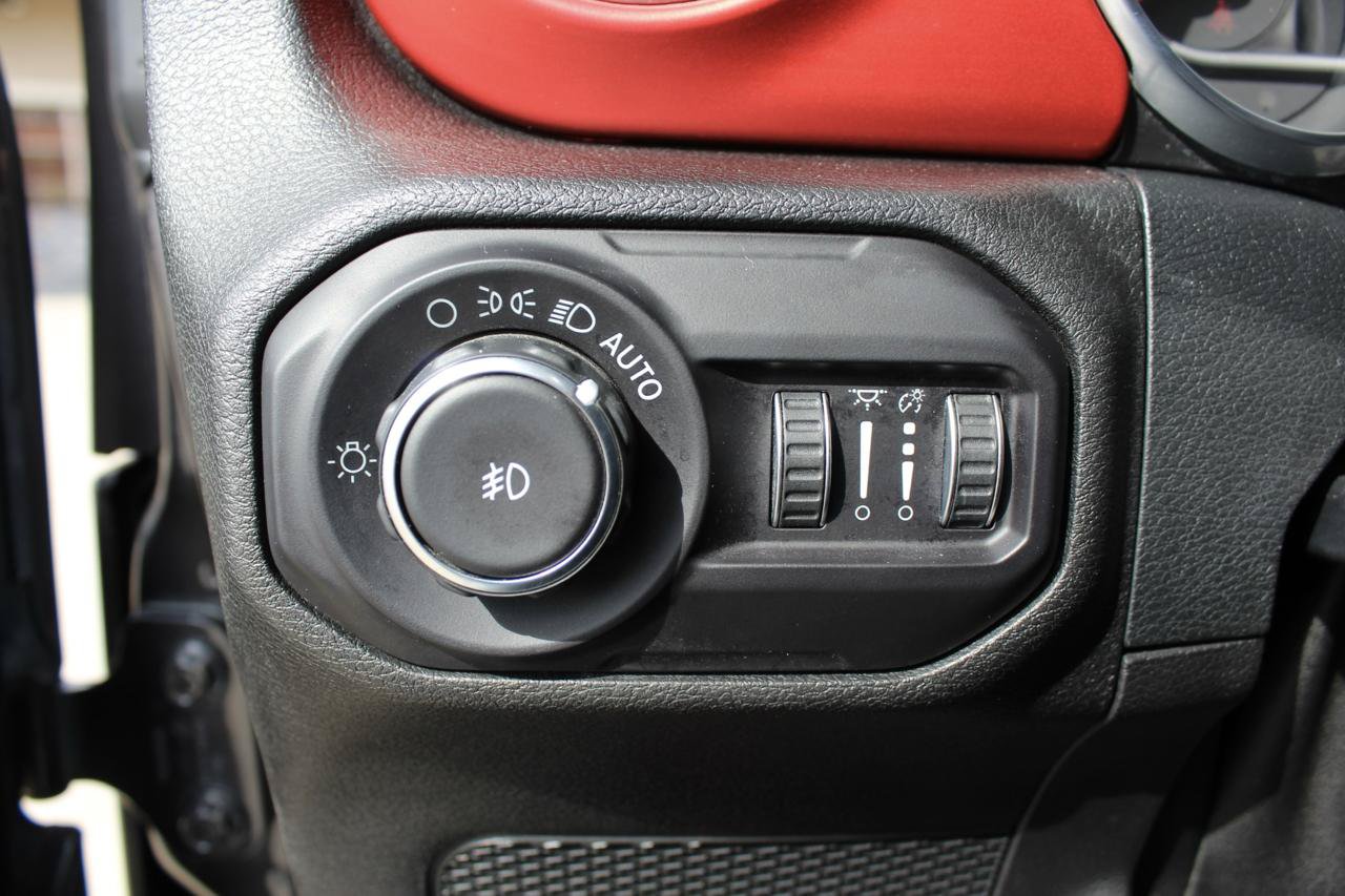 Used 2018 Jeep Wrangler Unlimited Rubicon AWD/4WD image 54