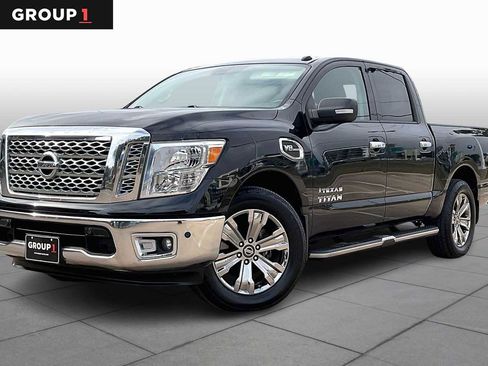 Used 2017 Nissan Titan SV image 1