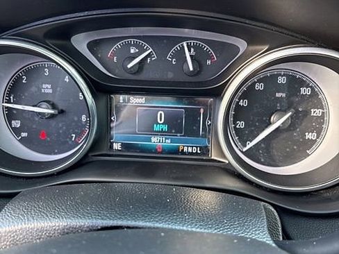 Used 2019 Buick Envision Essence image 1